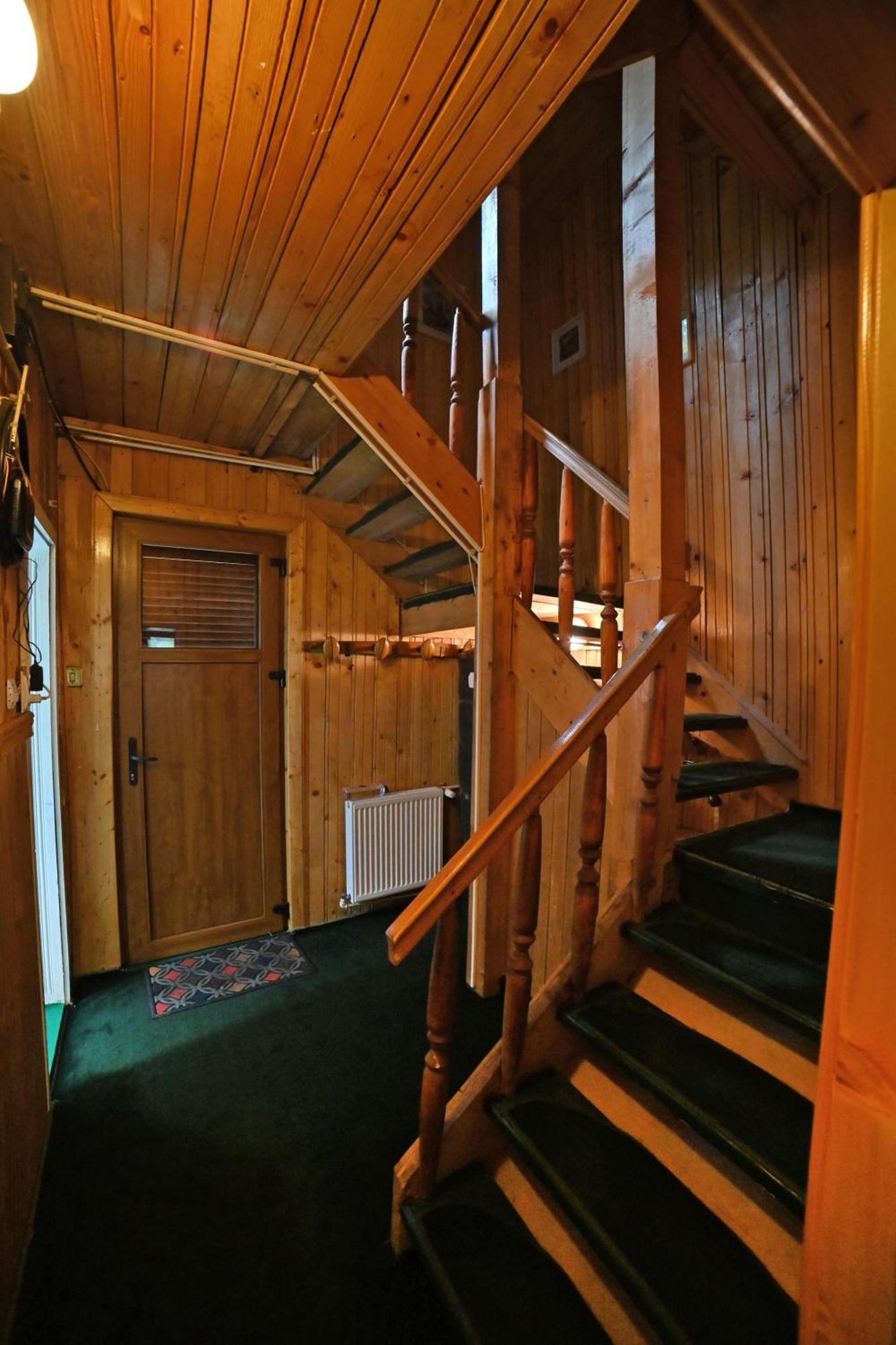 Casa De Vacanta Satic Piatra Craiului La Doi Viermi エクステリア 写真