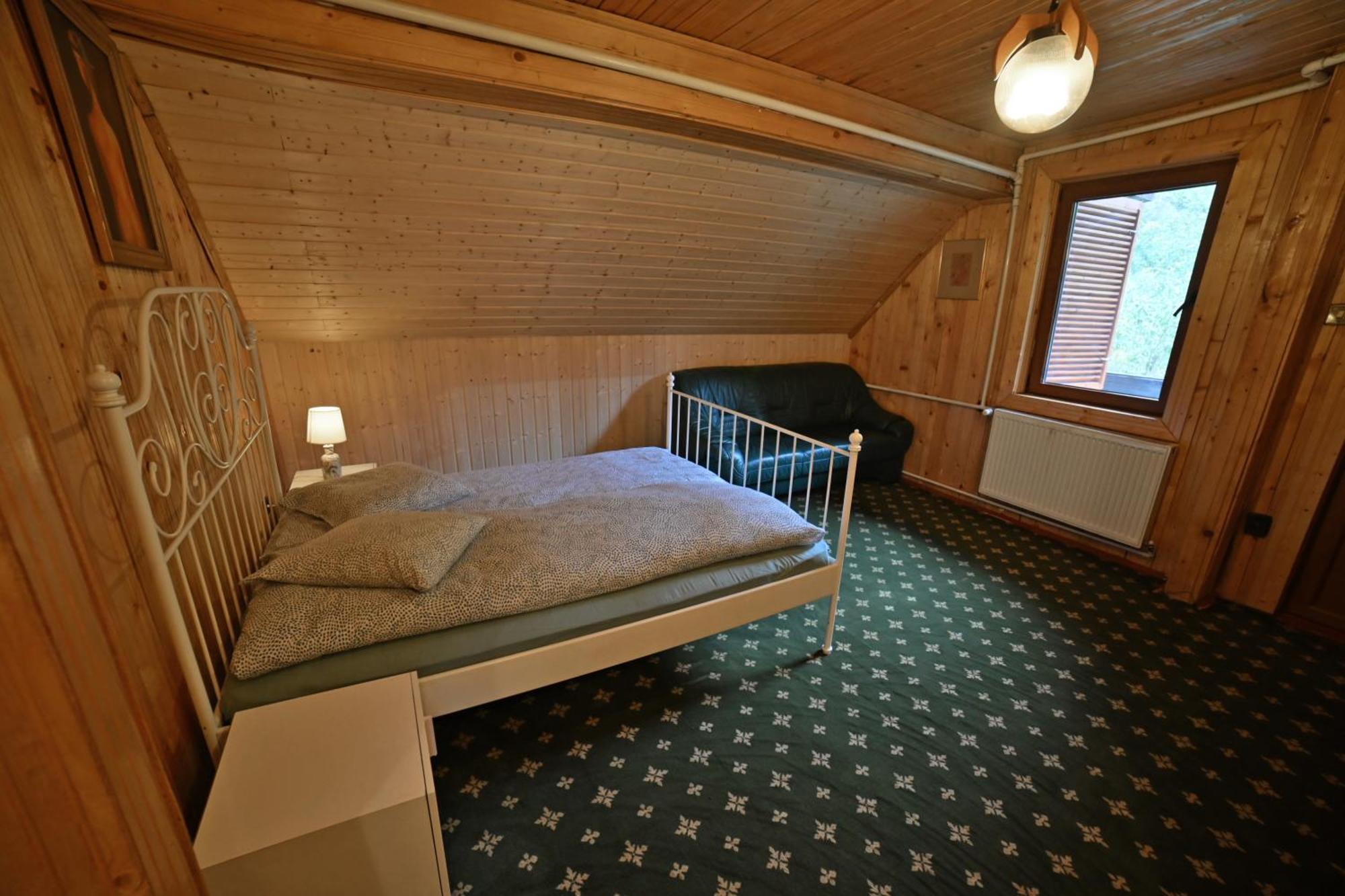 Casa De Vacanta Satic Piatra Craiului La Doi Viermi エクステリア 写真